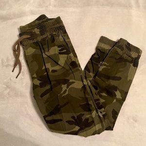 RD Style Camo Joggers, Size S